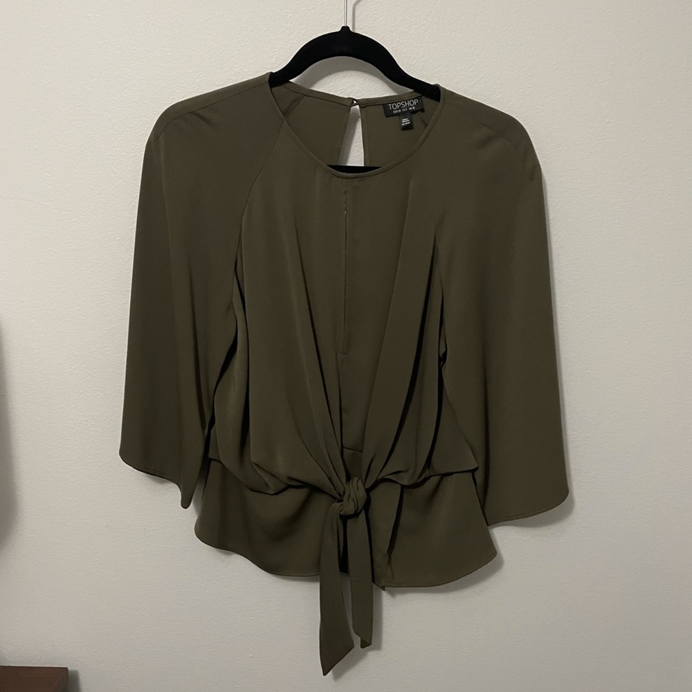 Very cute work or dinner shirt.